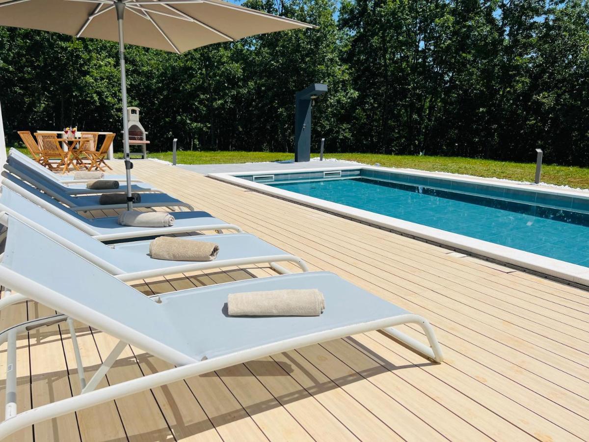 Vila Prisunca Jacuzzi & Swimming Pool พาซิน ภายนอก รูปภาพ