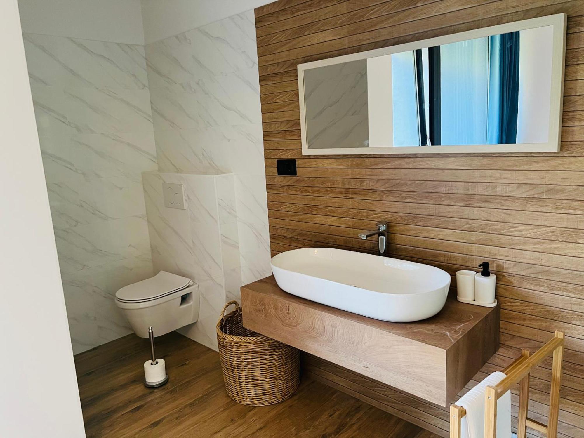 Vila Prisunca Jacuzzi & Swimming Pool พาซิน ภายนอก รูปภาพ